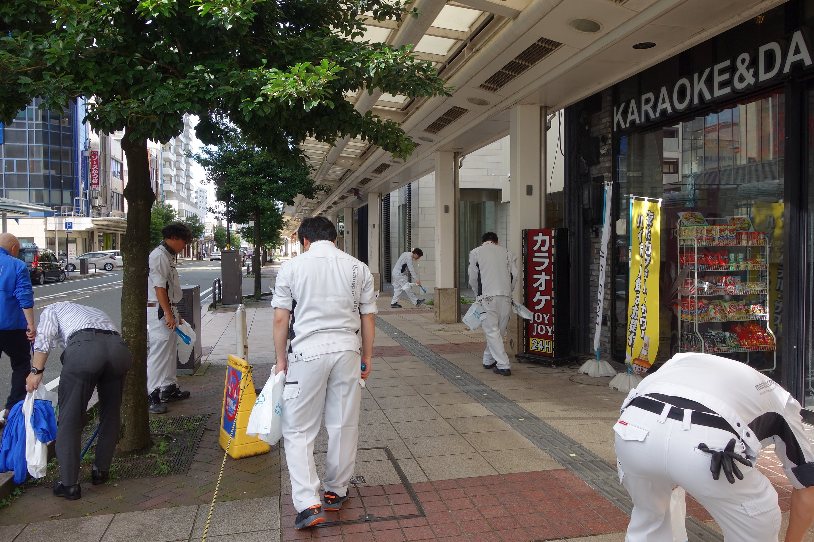 福井駅周辺における初夏の路上喫煙防止啓発および清掃活動に参加しました。