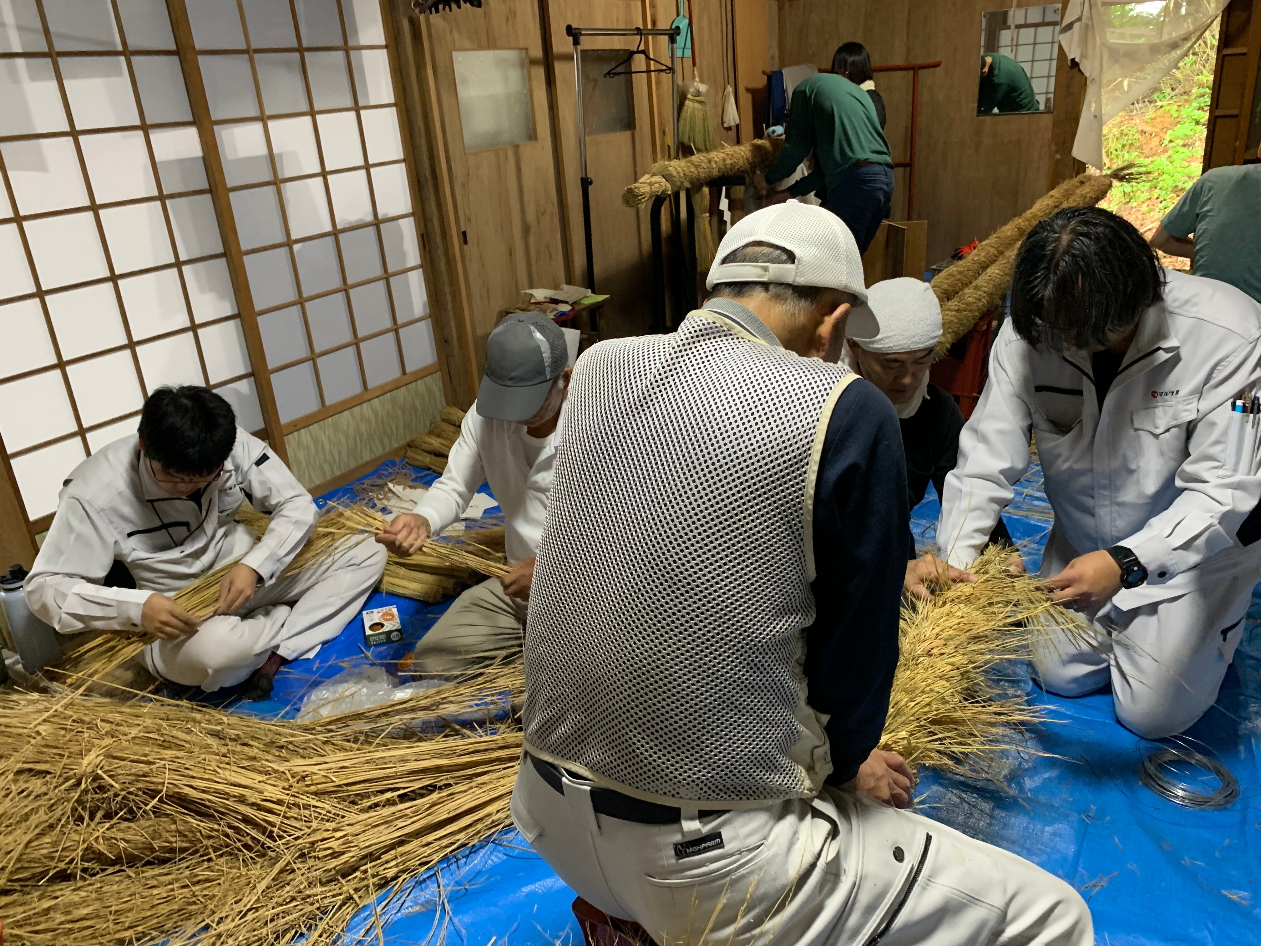 越知神社の清掃奉仕活動に参加しました。
