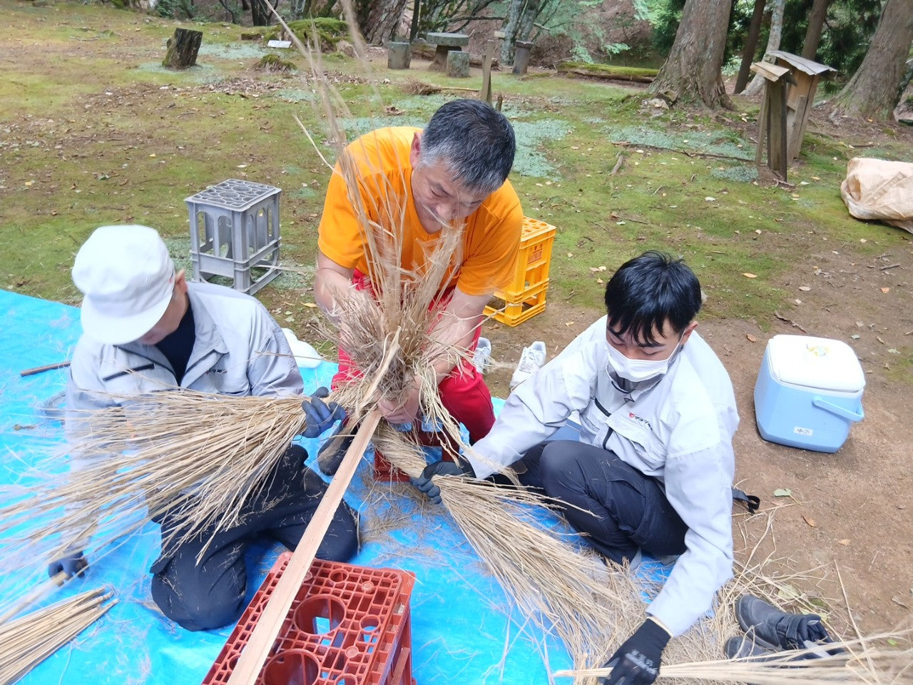 越知神社の清掃奉仕活動に参加しました。