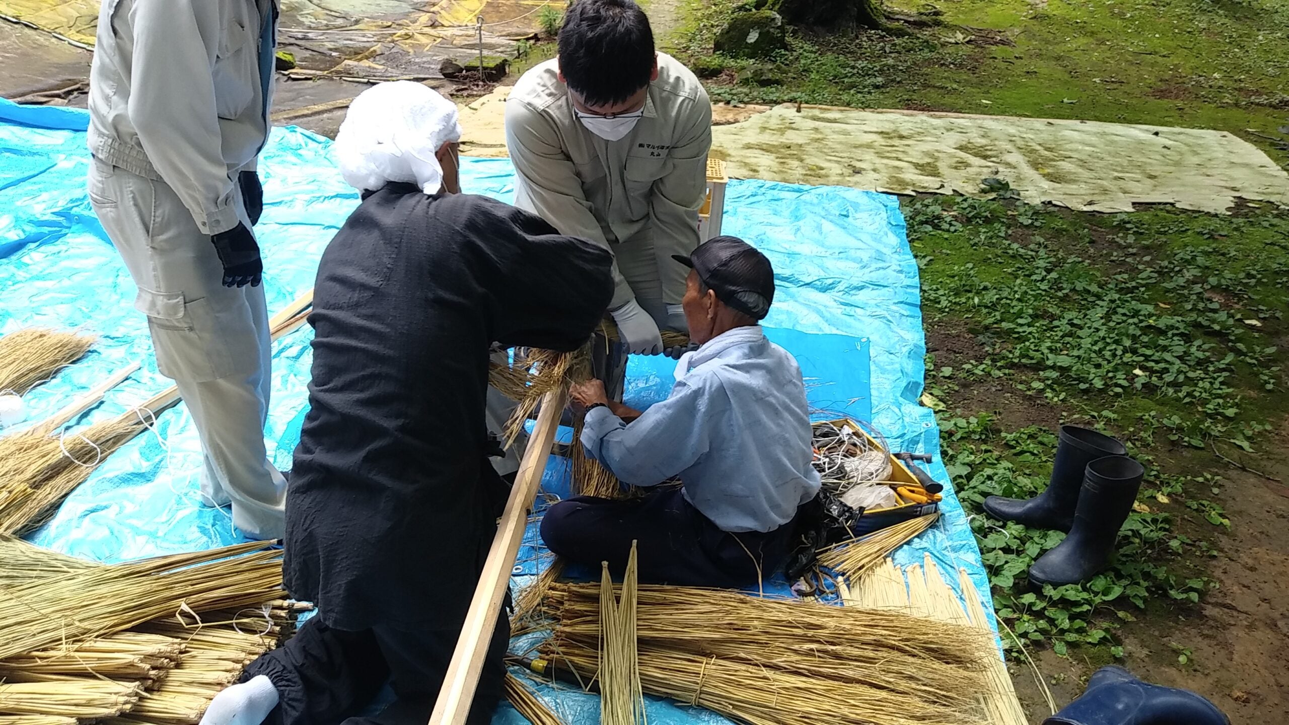 越知神社の清掃奉仕活動に参加しました。