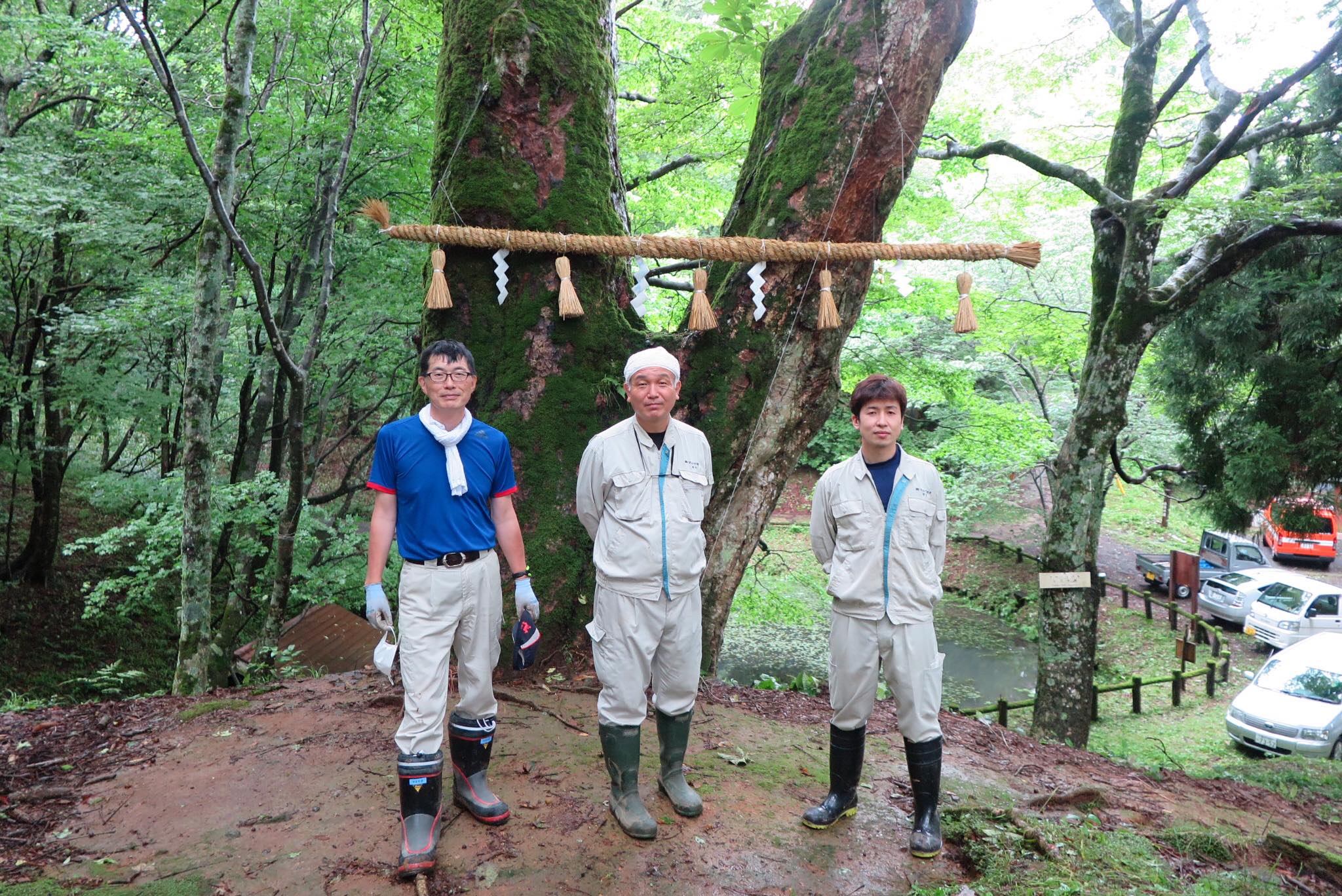 越知神社の清掃奉仕活動に参加しました。